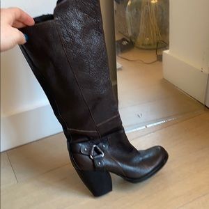 Women’s espresso knee high leather boots!